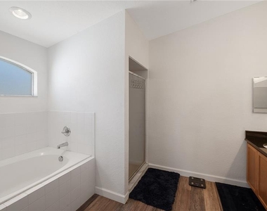 518 Highland Meadows Street - Photo Thumbnail 17