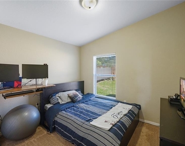 518 Highland Meadows Street - Photo Thumbnail 12