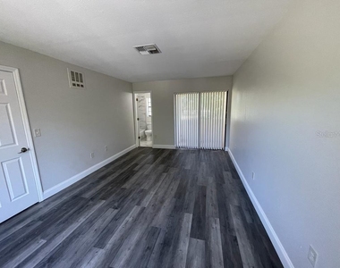 10316 Turkey Lake Road - Photo Thumbnail 12