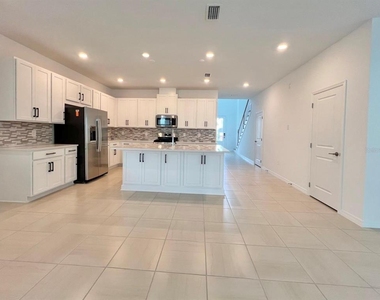 16319 Honey Harvest Street - Photo Thumbnail 3