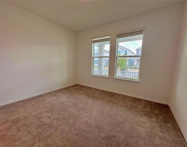 16319 Honey Harvest Street - Photo Thumbnail 8