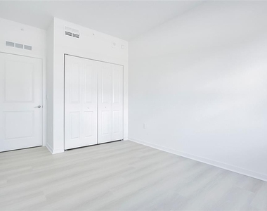 5579 Millenia Park Boulevard - Photo Thumbnail 8