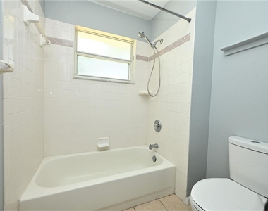 1107 King Avenue - Photo Thumbnail 15