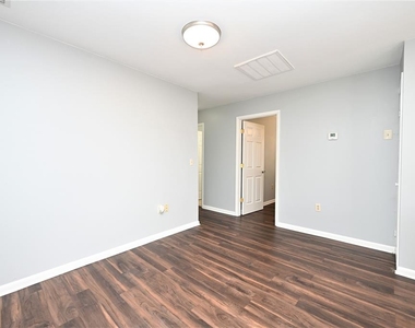 1107 King Avenue - Photo Thumbnail 7