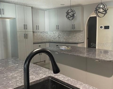 704 Butternut Place - Photo Thumbnail 31