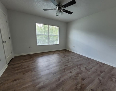 2348 Sw 42nd Drive - Photo Thumbnail 4