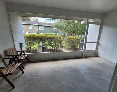 2348 Sw 42nd Drive - Photo Thumbnail 15