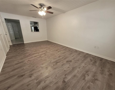 2348 Sw 42nd Drive - Photo Thumbnail 3