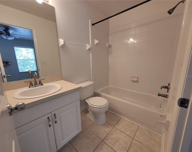 2348 Sw 42nd Drive - Photo Thumbnail 10