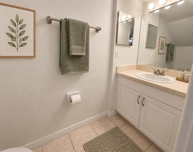 2348 Sw 42nd Drive - Photo Thumbnail 5