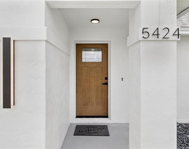 5424 Loma Vista Drive E - Photo Thumbnail 2