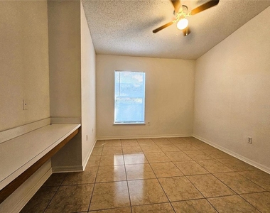 921 Bristle Cone Court - Photo Thumbnail 4