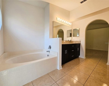 921 Bristle Cone Court - Photo Thumbnail 15