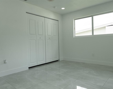 2464 Warne Street - Photo Thumbnail 18