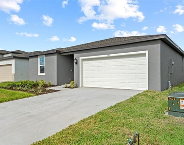 112 Outback Hideaway Avenue - Photo Thumbnail 1