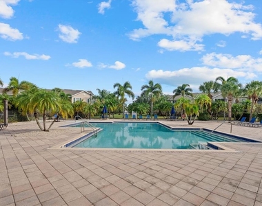 7411 Vista Way - Photo Thumbnail 15