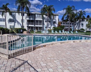 2321 Sunset Drive - Photo Thumbnail 20