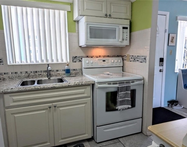 2321 Sunset Drive - Photo Thumbnail 4