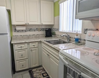2321 Sunset Drive - Photo Thumbnail 5