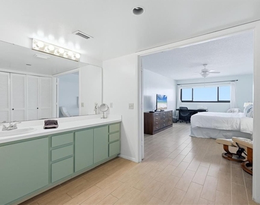 2089 Gulf Of Mexico Drive - Photo Thumbnail 16