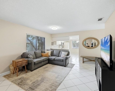 7858 Eagle Creek Drive - Photo Thumbnail 3