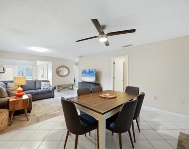 7858 Eagle Creek Drive - Photo Thumbnail 5