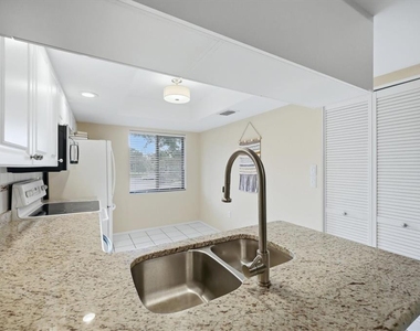 7858 Eagle Creek Drive - Photo Thumbnail 8