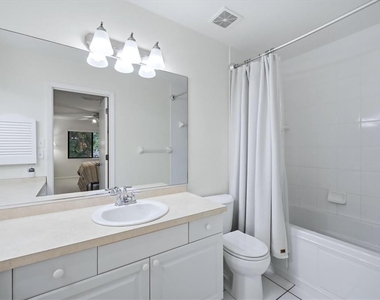 7858 Eagle Creek Drive - Photo Thumbnail 13