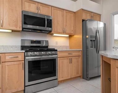 5249 Far Oak Circle - Photo Thumbnail 4