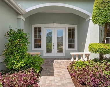 5249 Far Oak Circle - Photo Thumbnail 3