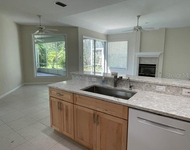 5249 Far Oak Circle - Photo Thumbnail 8