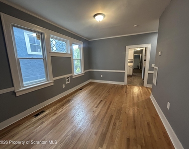632 N Irving Avenue - Photo Thumbnail 6