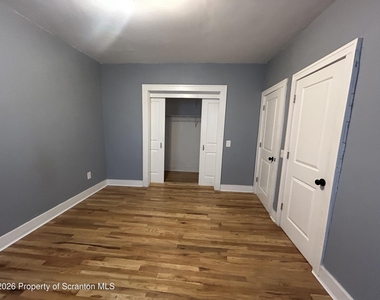 632 N Irving Avenue - Photo Thumbnail 4