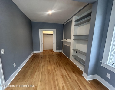 632 N Irving Avenue - Photo Thumbnail 9