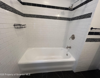 632 N Irving Avenue - Photo Thumbnail 16