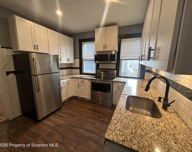 632 N Irving Avenue - Photo Thumbnail 1