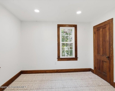 413 Powell Avenue - Photo Thumbnail 38
