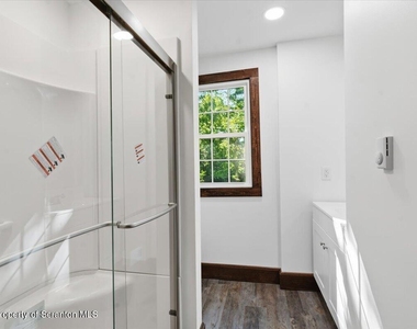 413 Powell Avenue - Photo Thumbnail 41