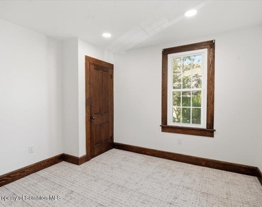 413 Powell Avenue - Photo Thumbnail 36