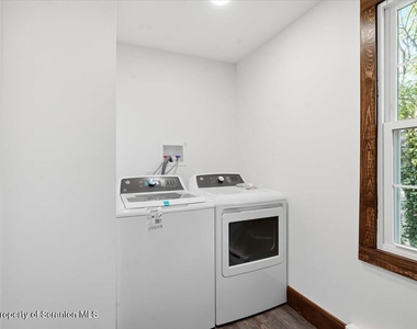 413 Powell Avenue - Photo Thumbnail 43