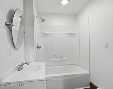 413 Powell Avenue - Photo Thumbnail 32