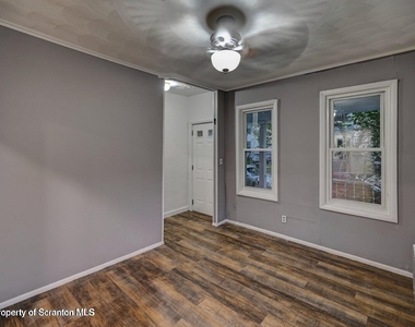 819 Delaware Street - Photo Thumbnail 7