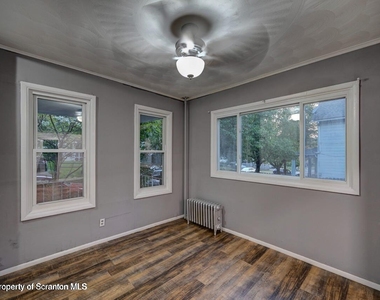 819 Delaware Street - Photo Thumbnail 6