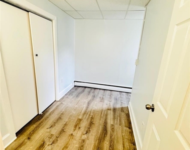 140 E Walnut Street - Photo Thumbnail 19
