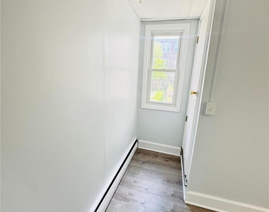 140 E Walnut Street - Photo Thumbnail 21