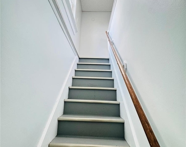 140 E Walnut Street - Photo Thumbnail 26