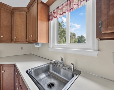 916 Cold Spring Road - Photo Thumbnail 8