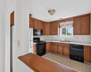 916 Cold Spring Road - Photo Thumbnail 9