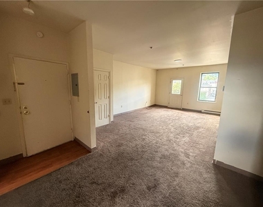 823 E 4th - Photo Thumbnail 10