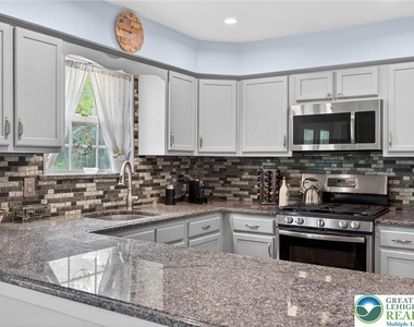 4894 Concord Drive - Photo Thumbnail 18